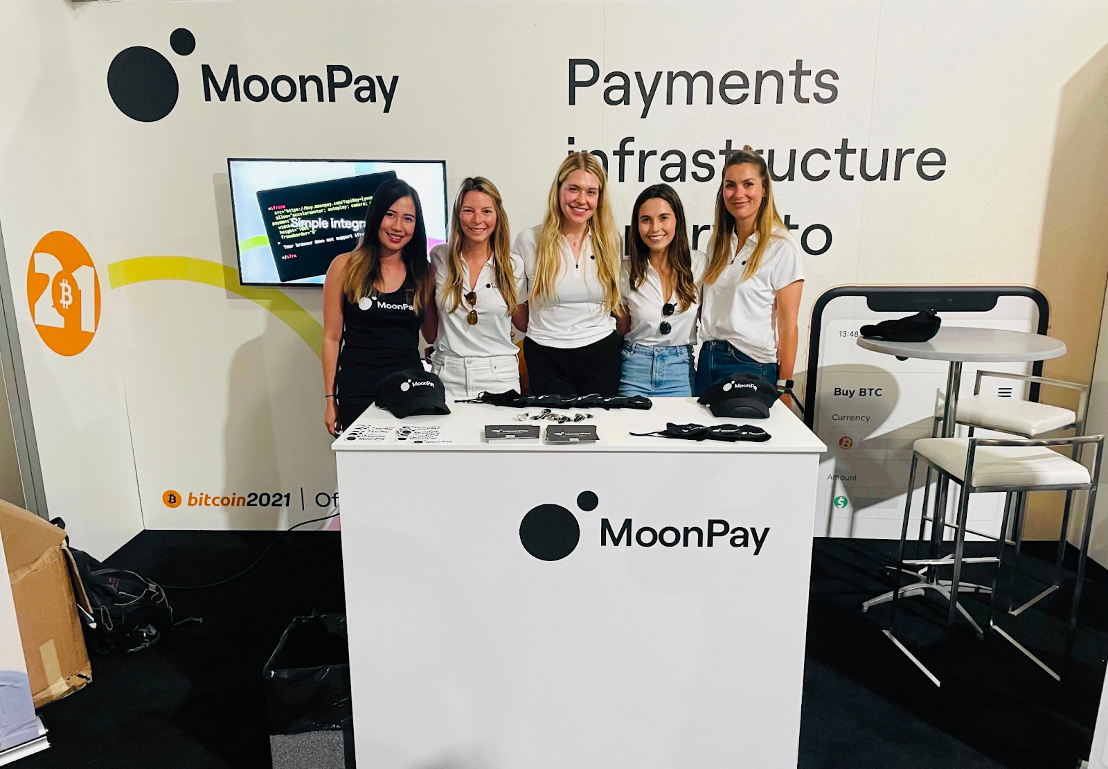 A picture of MoonPay employees.